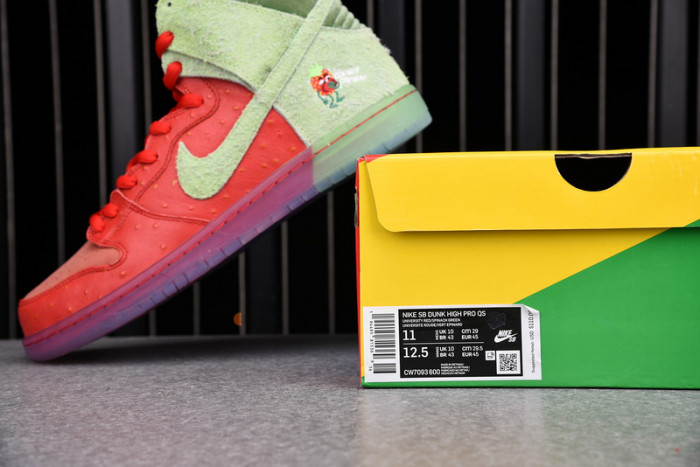 nike sb dunk high strawberry cough - cw7093-600
