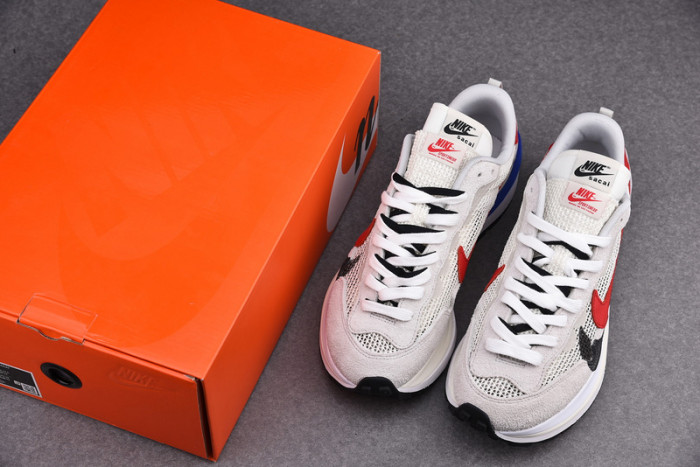 nike vaporwaffle sacai black white - cv1363-001