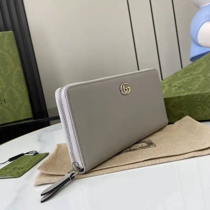 G*u*i bags 2407yz0267