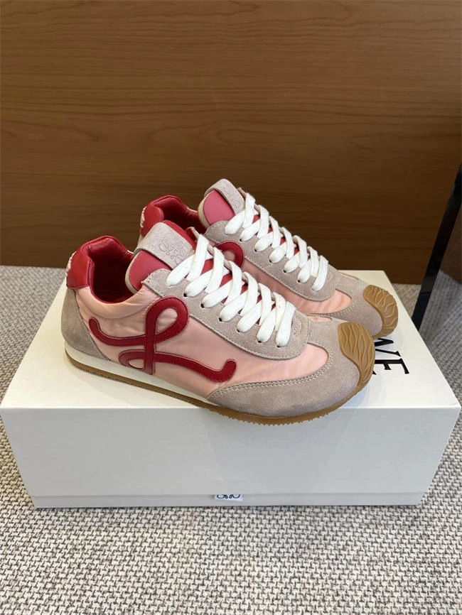 Elegant Loewe Sneaker 2470