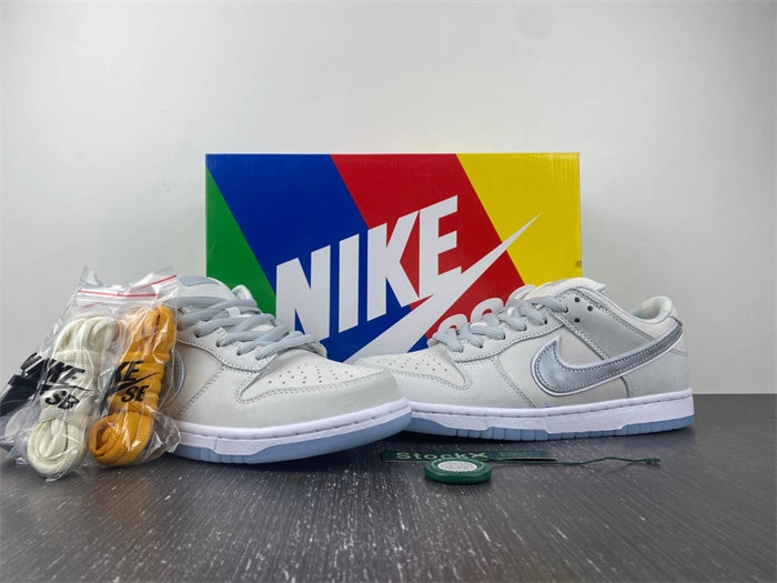 Versatile Nike SB Dunk Low White Lobster FD8776- 4658
